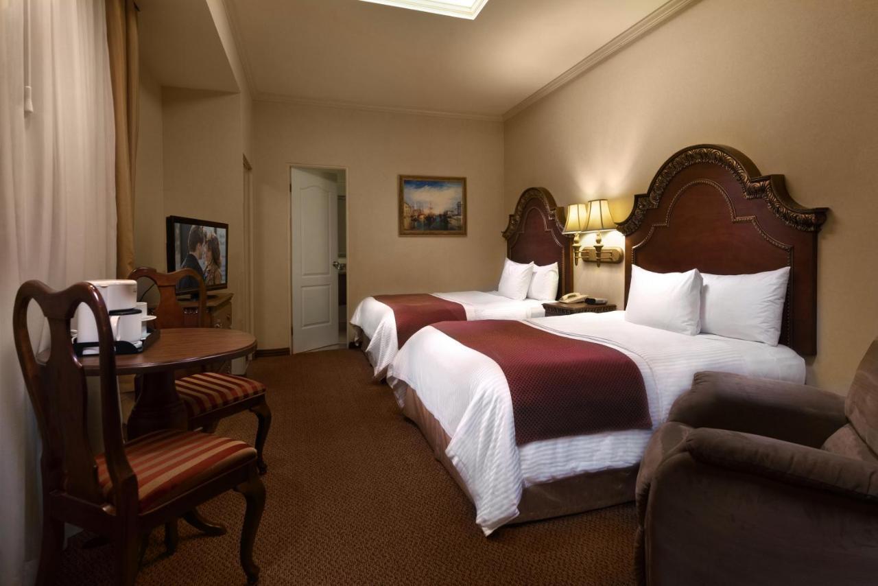 Safi Royal Luxury Centro Hotel Monterrey Ngoại thất bức ảnh A room at the Hotel del Angel